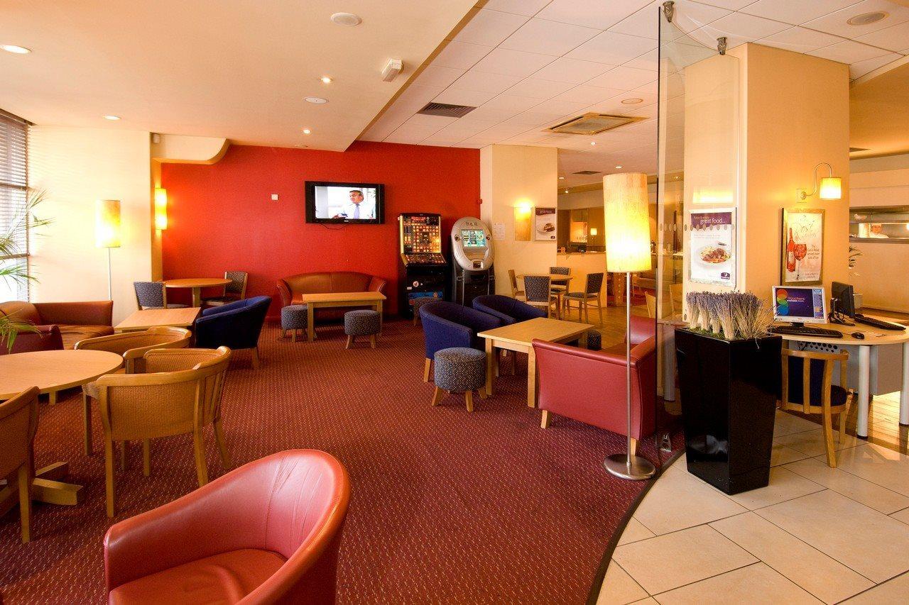 Premier Inn West Bromwich Central Bagian luar foto