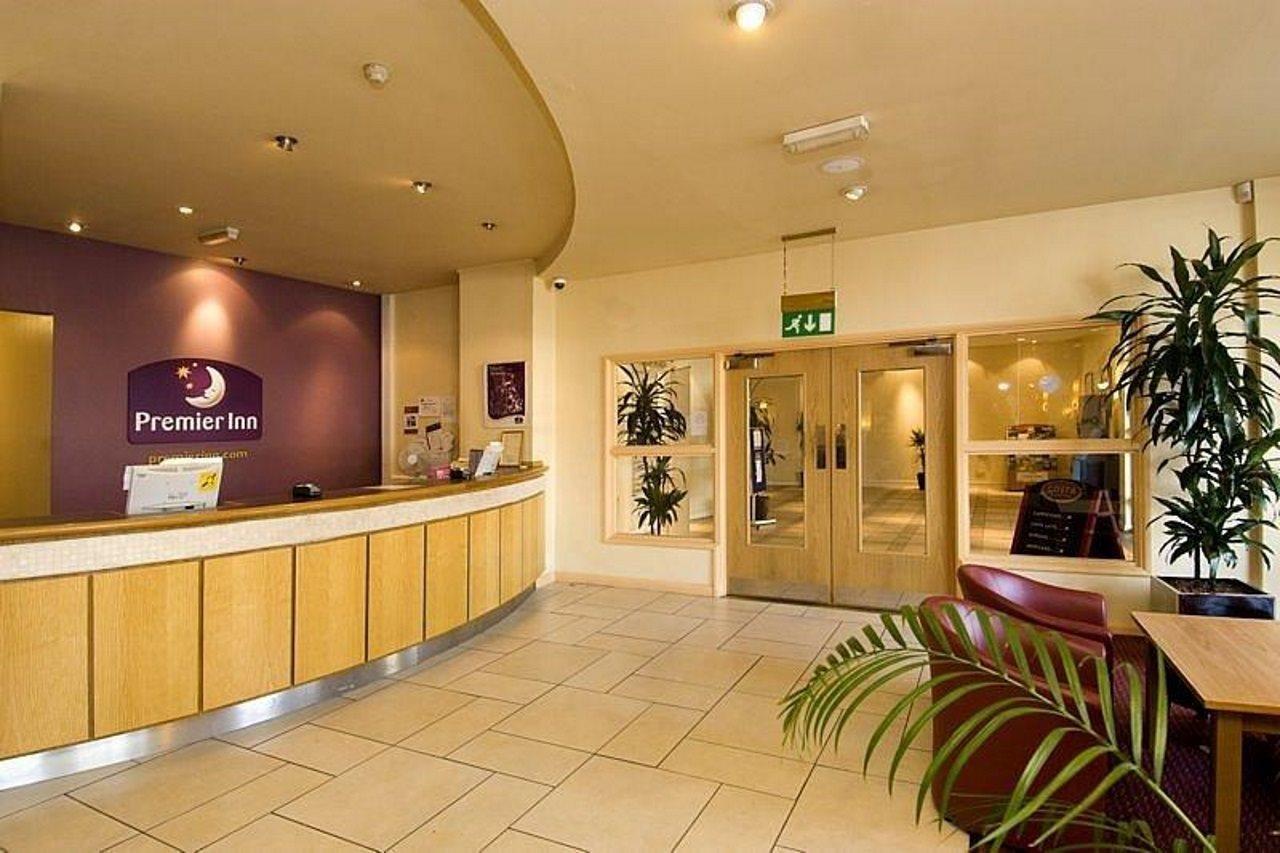 Premier Inn West Bromwich Central Bagian luar foto