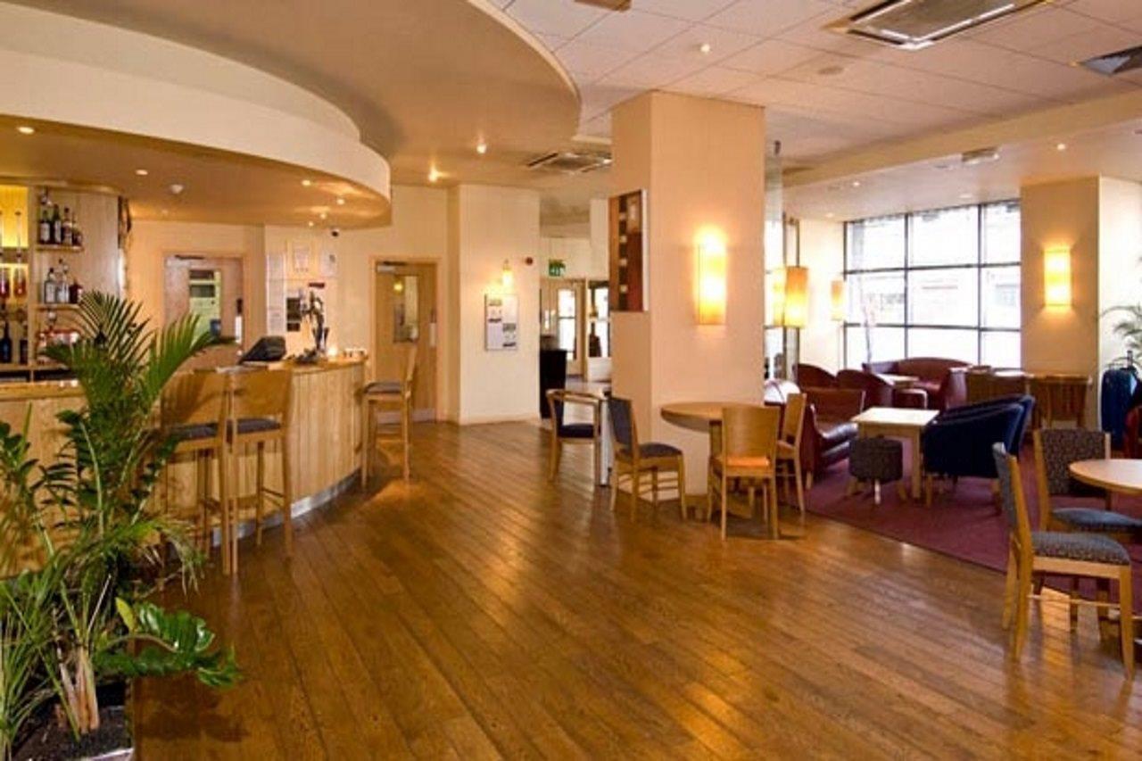 Premier Inn West Bromwich Central Bagian luar foto